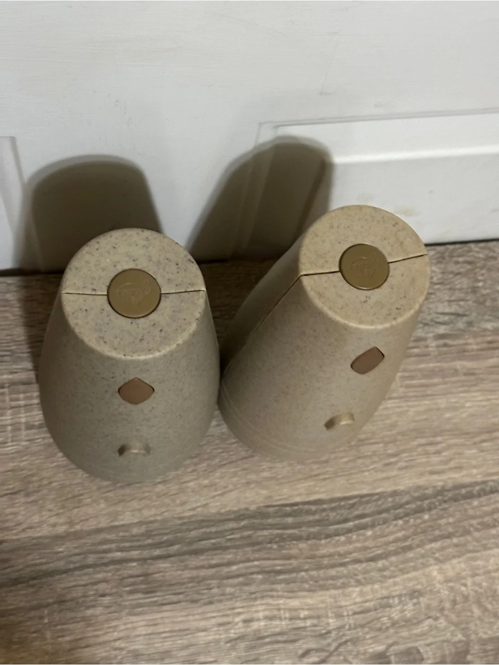 Set Of 2 Glade Automatic Air Freshener Spray Dispenser Holder Stone Tan Leaf